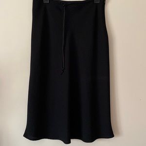 VINTAGE Evan Picone black Flare Skirt Size 12 100% polyester w/ cord tie Y2K